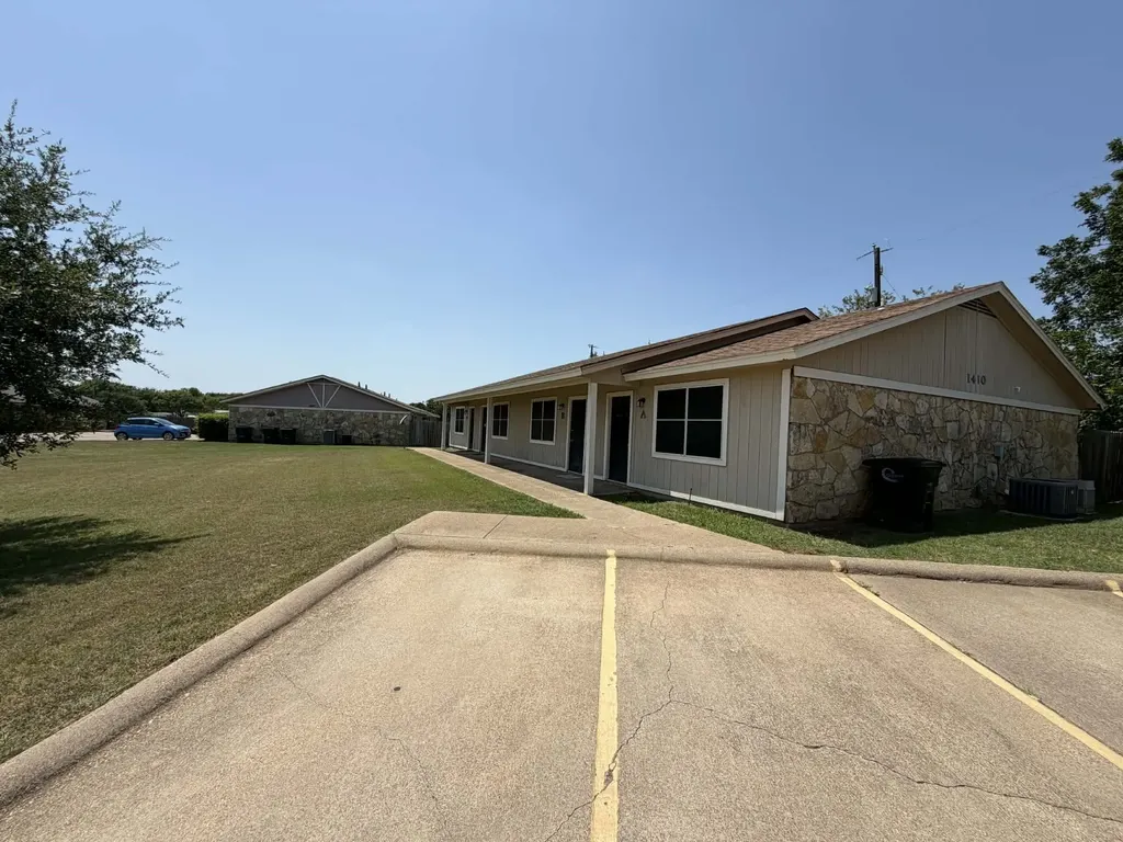 1410 Courtney Place Cleburne TX 76033
