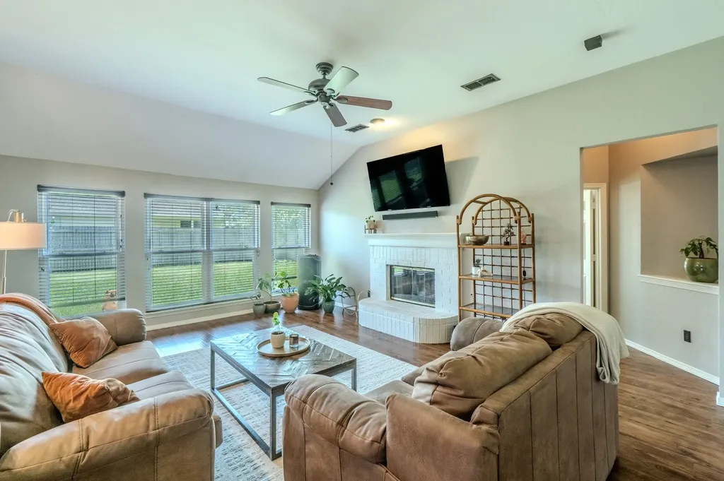 6917 Laurel Canyon Terrace Fort Worth TX 76132