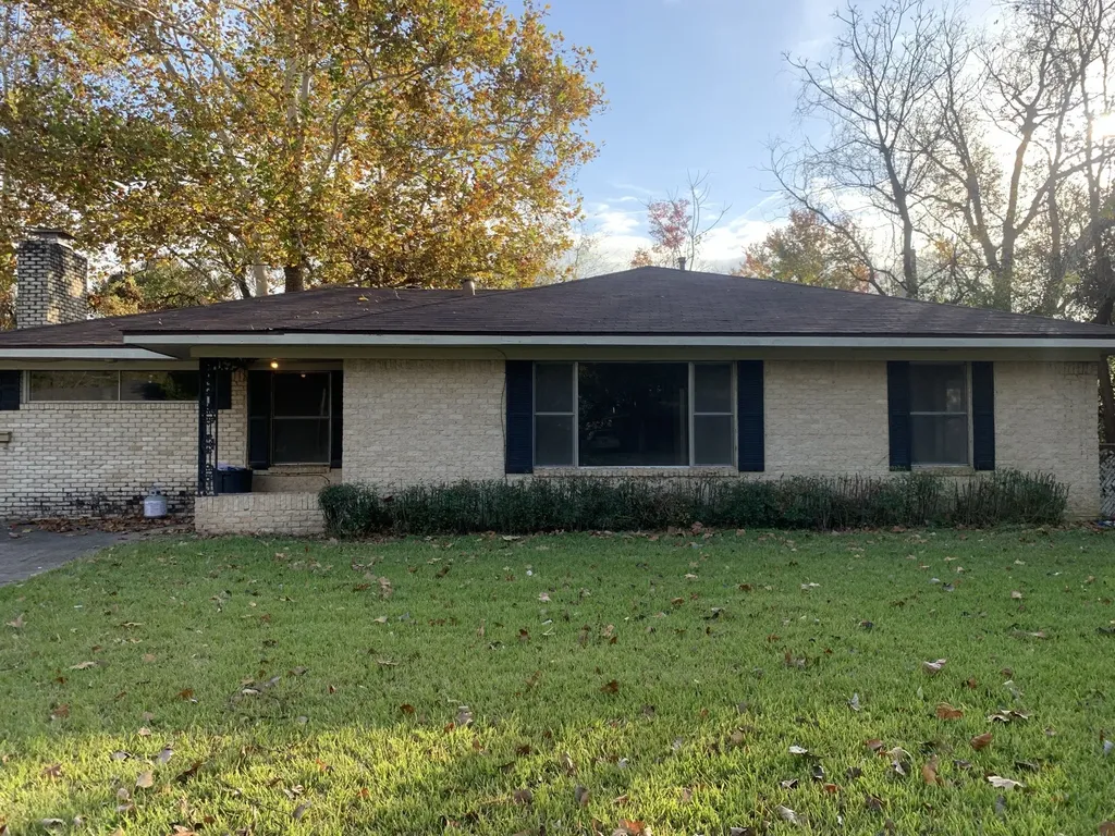 2204 Clinton Street Bossier City LA 71111