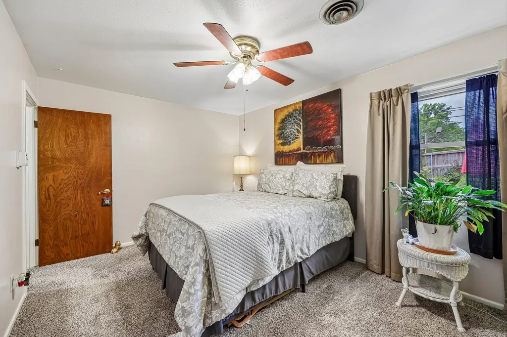 7452 Meadowcrest Drive Fort Worth TX 76112