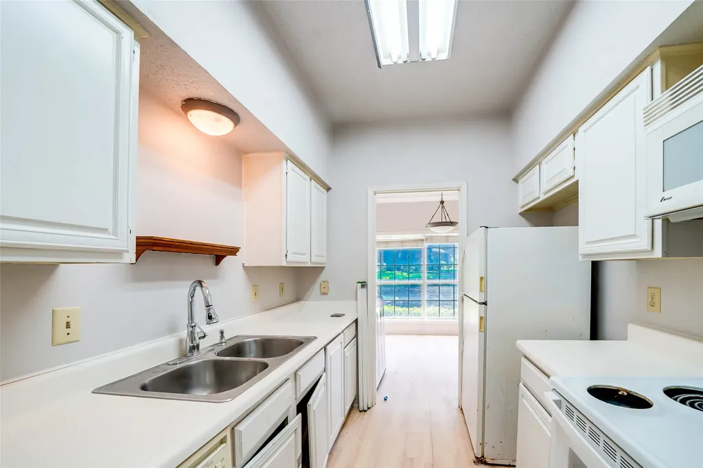 3550 Country Square Drive Carrollton TX 75006