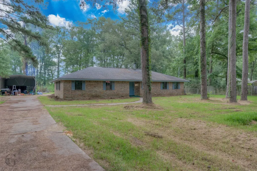 220 E Cloverleaf Drive Haughton LA 71037