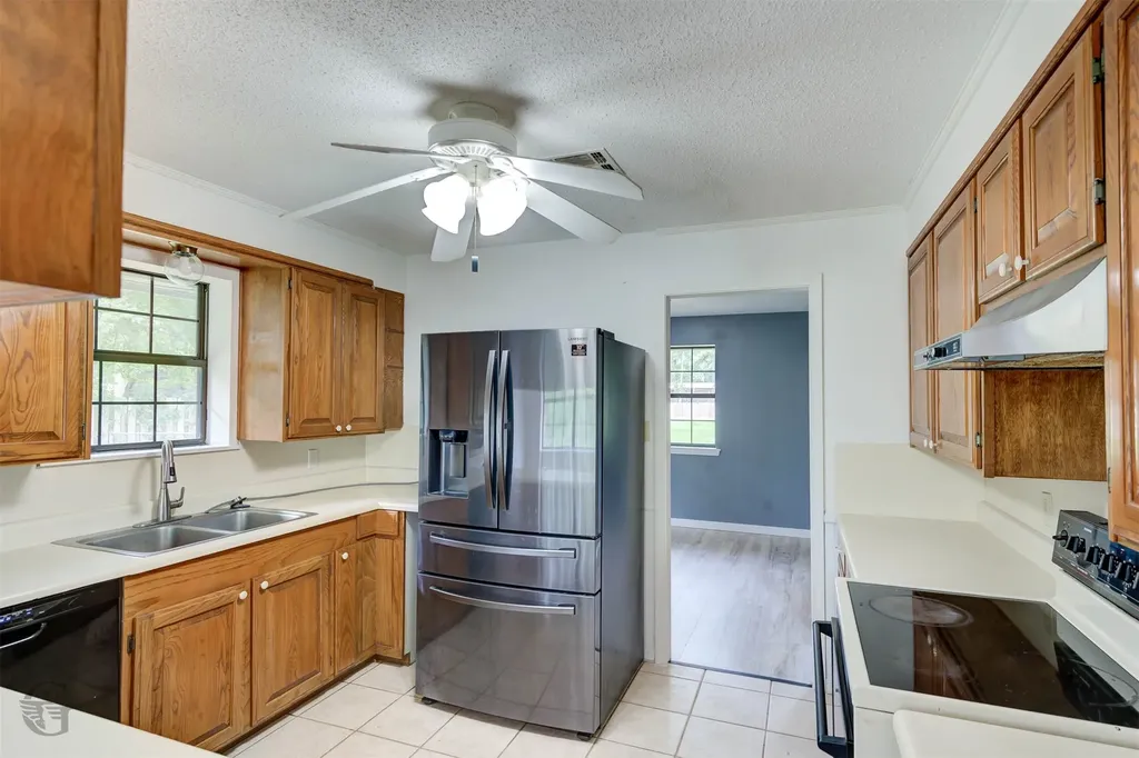 220 E Cloverleaf Drive Haughton LA 71037