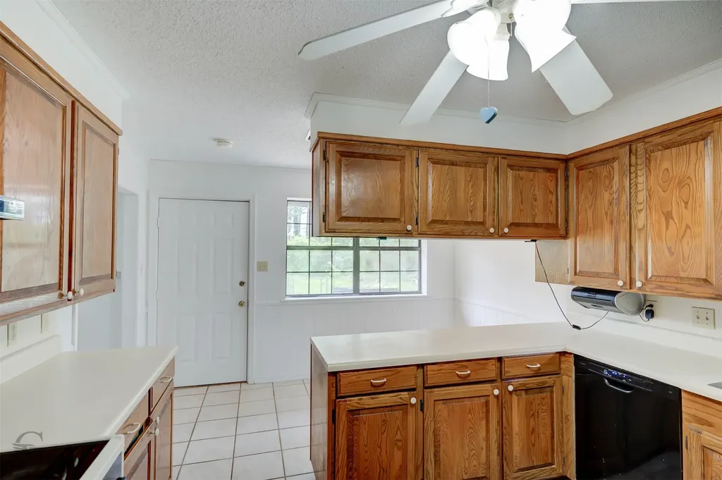 220 E Cloverleaf Drive Haughton LA 71037