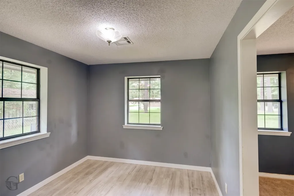 220 E Cloverleaf Drive Haughton LA 71037