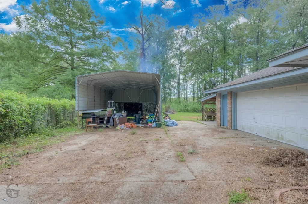 220 E Cloverleaf Drive Haughton LA 71037