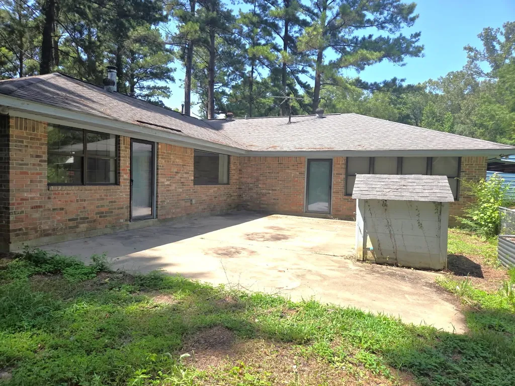 220 E Cloverleaf Drive Haughton LA 71037