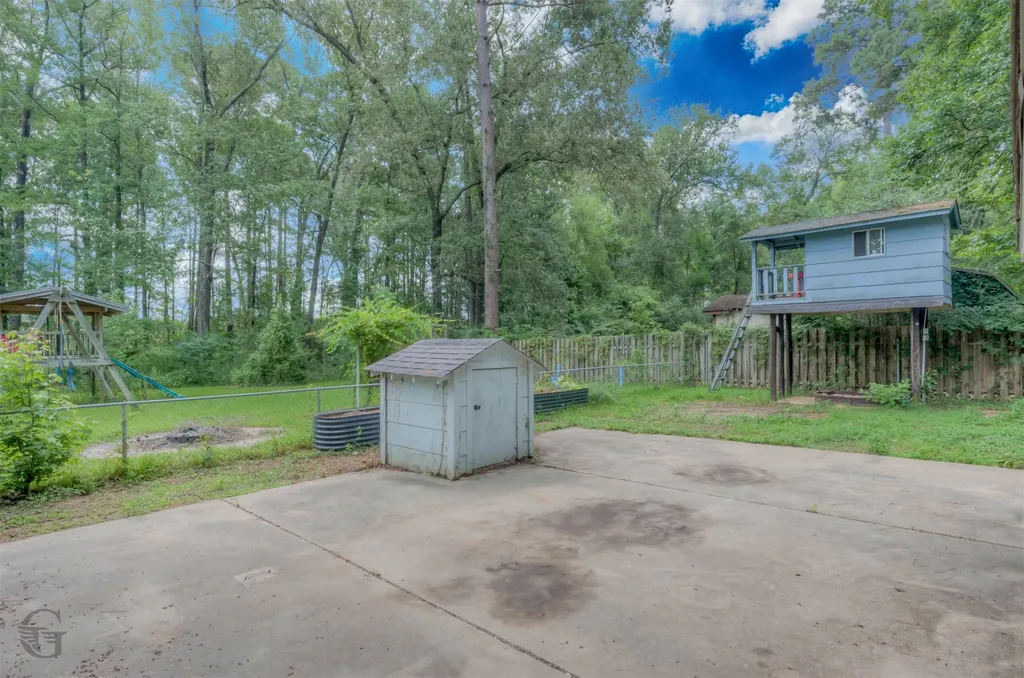 220 E Cloverleaf Drive Haughton LA 71037