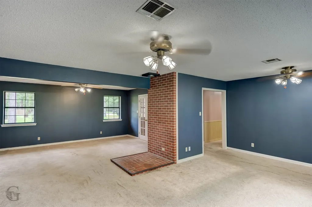 220 E Cloverleaf Drive Haughton LA 71037