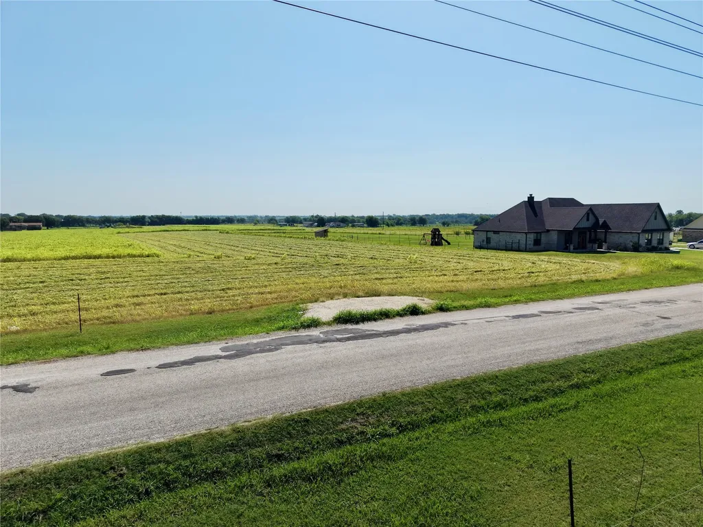 10319 County Road 418 Grandview TX 76050