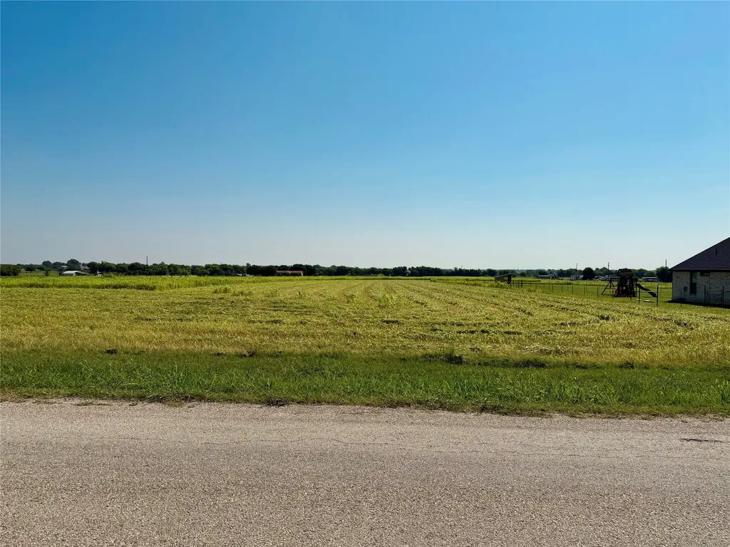 10319 County Road 418 Grandview TX 76050