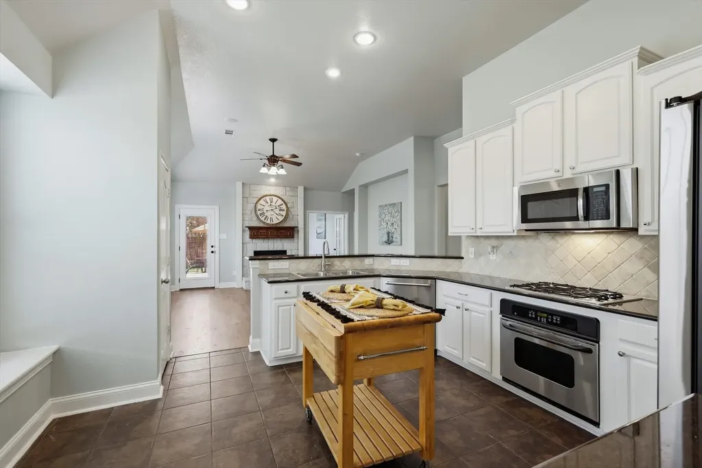 3421 Beekman Drive Fort Worth TX 76244