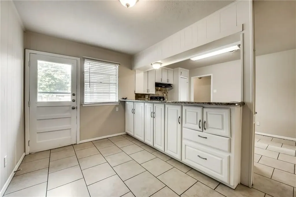 1601 Larkspur Drive Arlington TX 76013