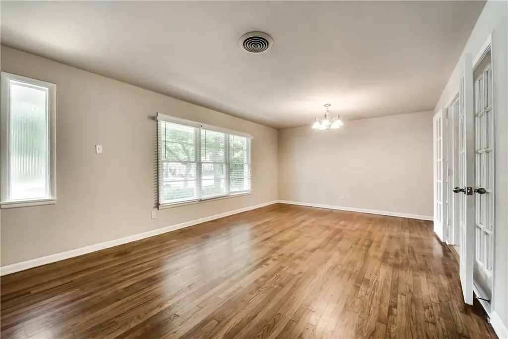 1601 Larkspur Drive Arlington TX 76013