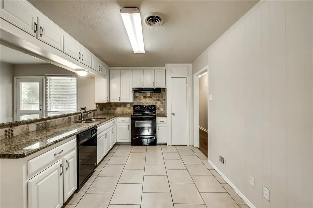 1601 Larkspur Drive Arlington TX 76013