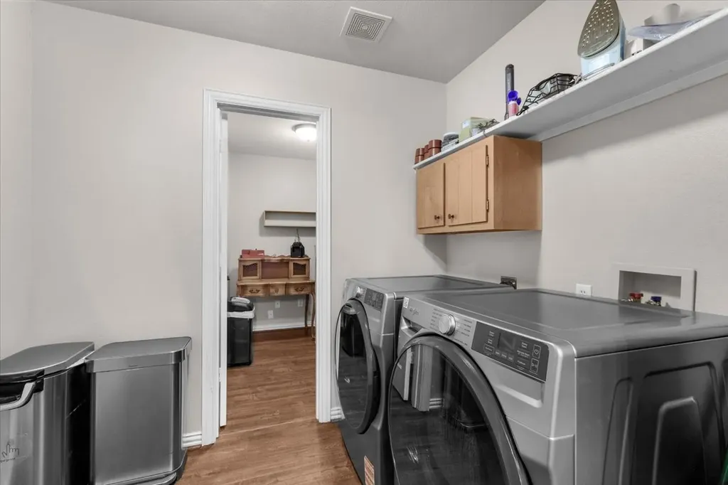 1013 Teresa Court Granbury TX 76048