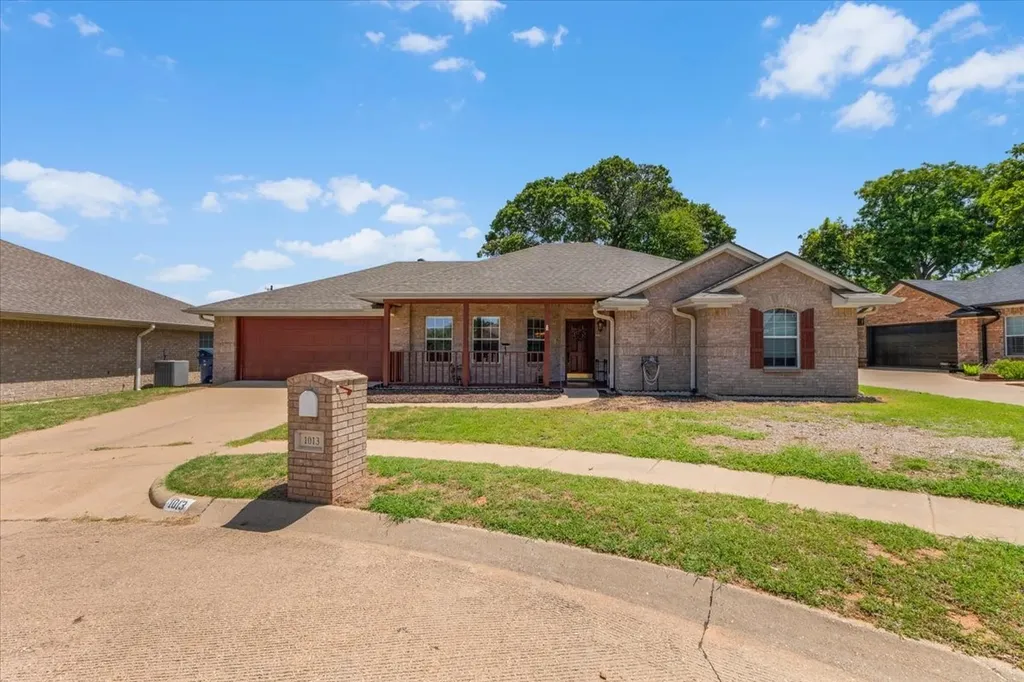 1013 Teresa Court Granbury TX 76048