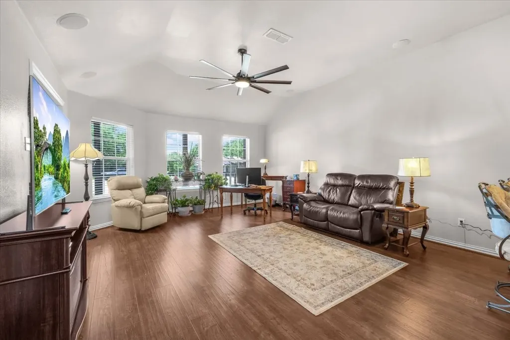 1013 Teresa Court Granbury TX 76048