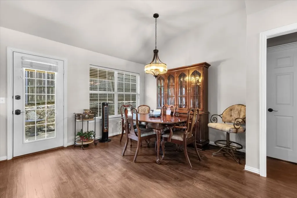 1013 Teresa Court Granbury TX 76048