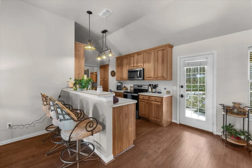 1013 Teresa Court Granbury TX 76048