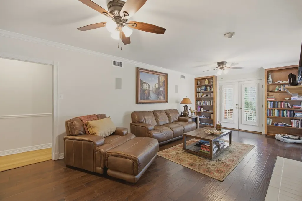 4122 Richmond Avenue Shreveport LA 71106