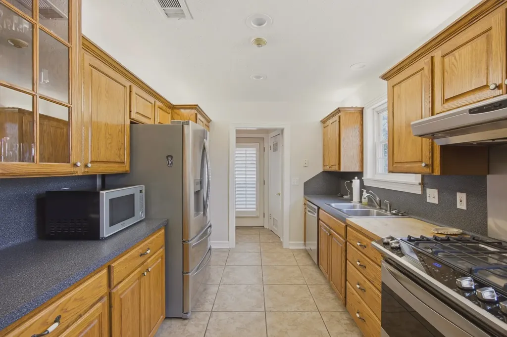 4122 Richmond Avenue Shreveport LA 71106