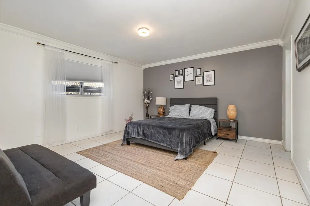 5051 Les Chateaux Drive Dallas TX 75235