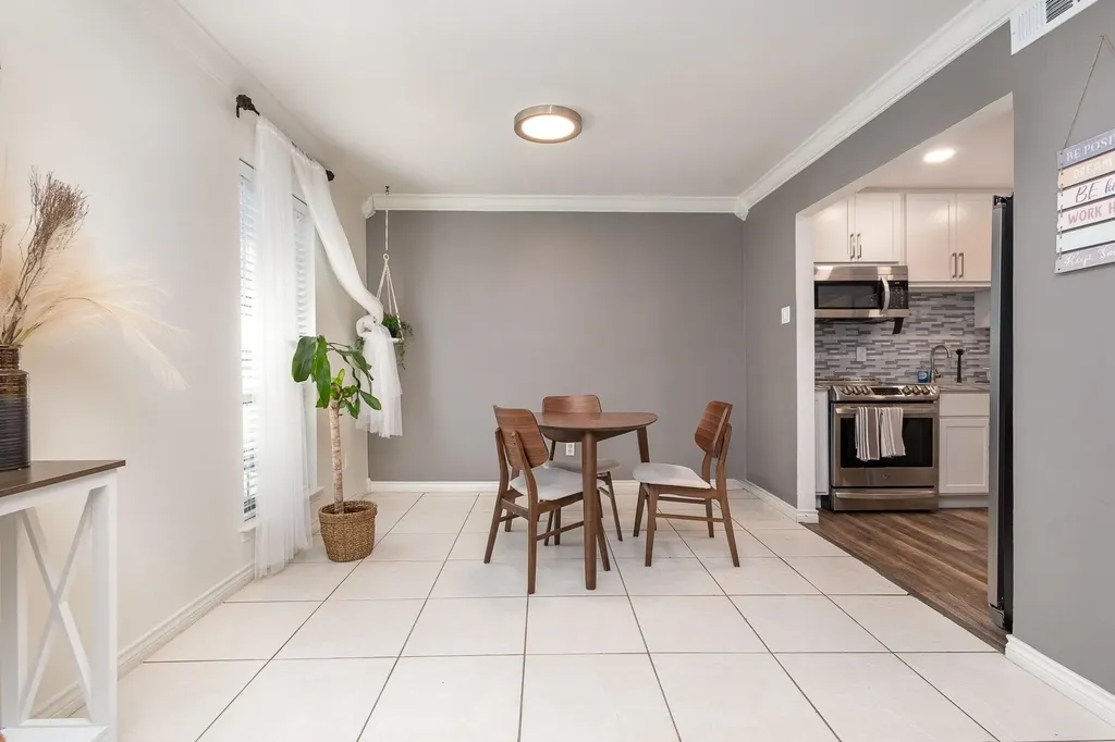 5051 Les Chateaux Drive Dallas TX 75235