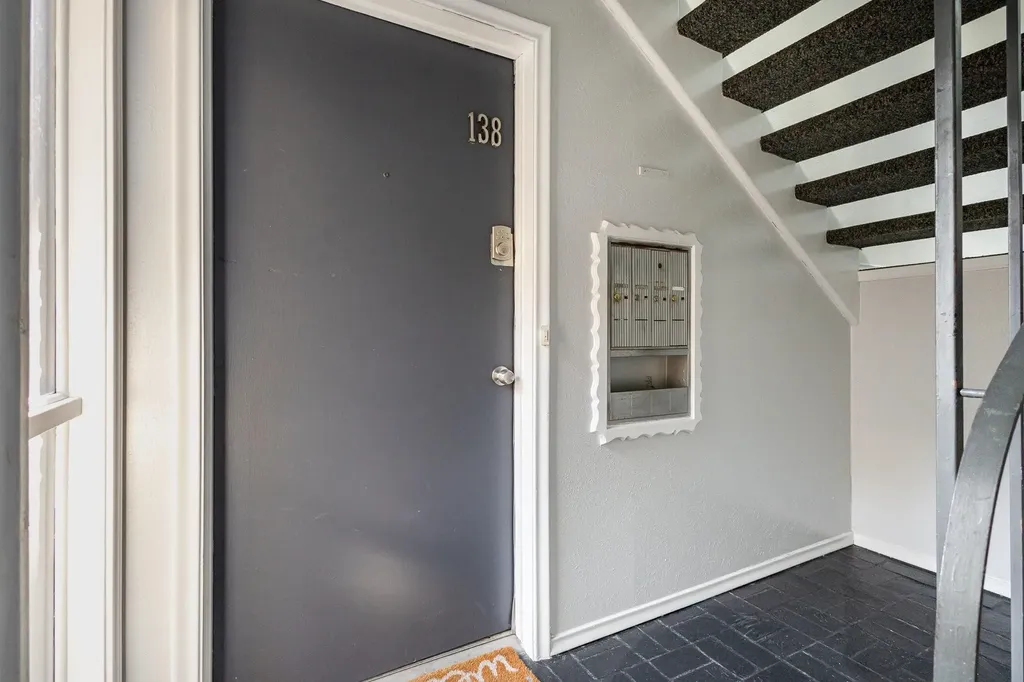 5051 Les Chateaux Drive Dallas TX 75235