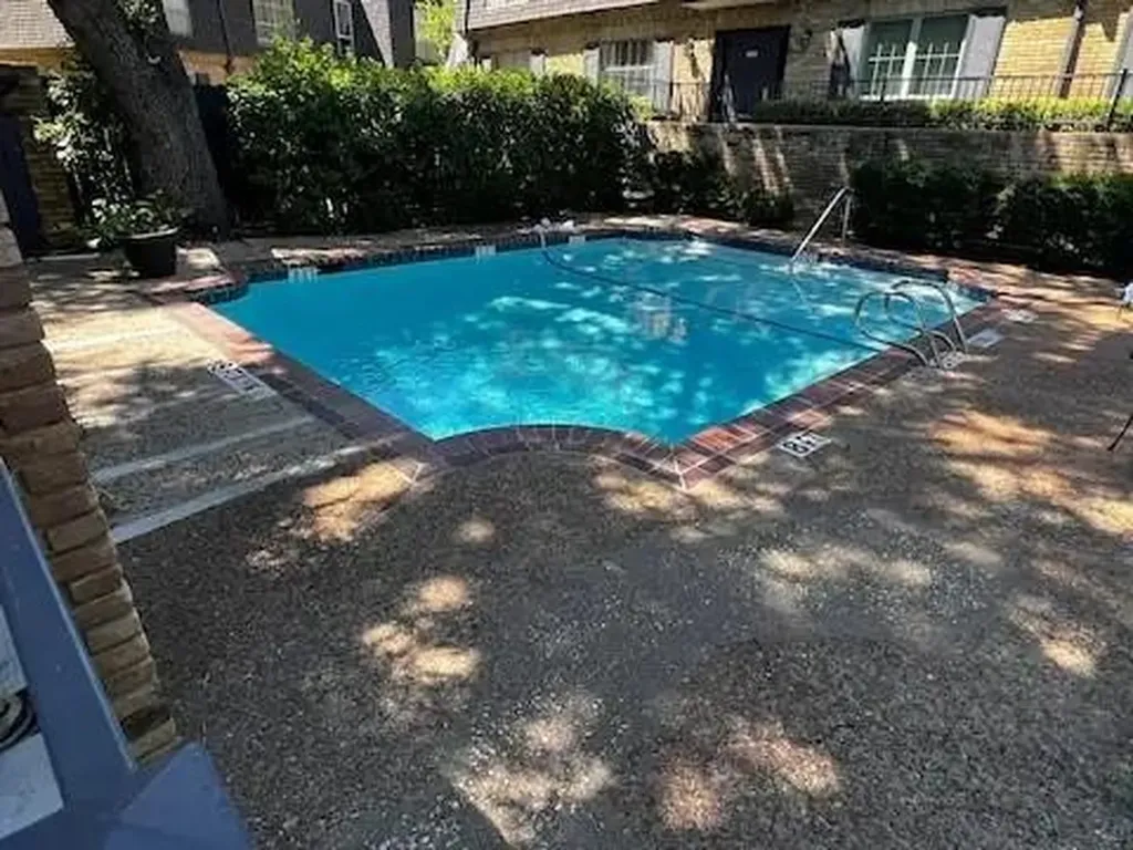 5051 Les Chateaux Drive Dallas TX 75235