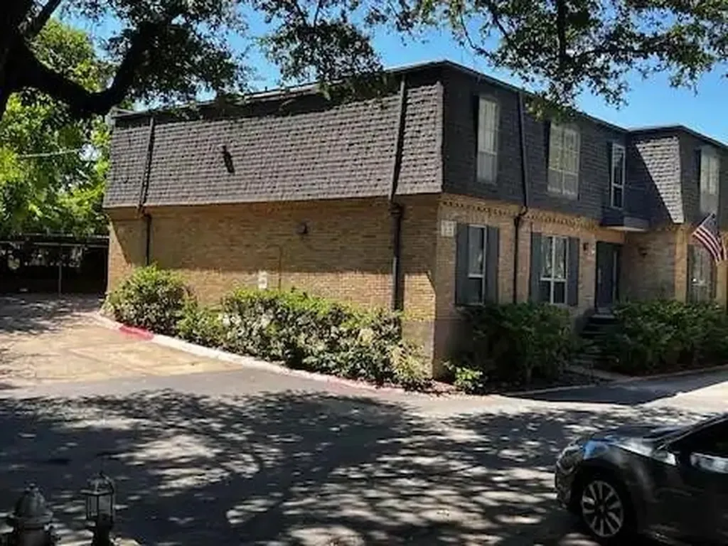 5051 Les Chateaux Drive Dallas TX 75235