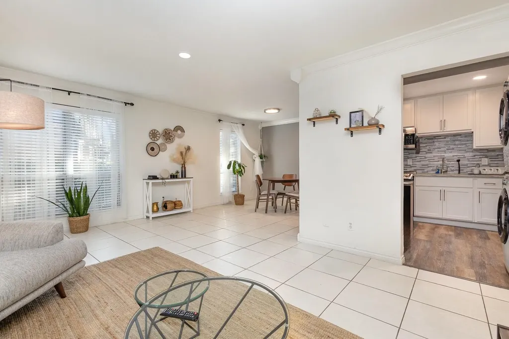 5051 Les Chateaux Drive Dallas TX 75235