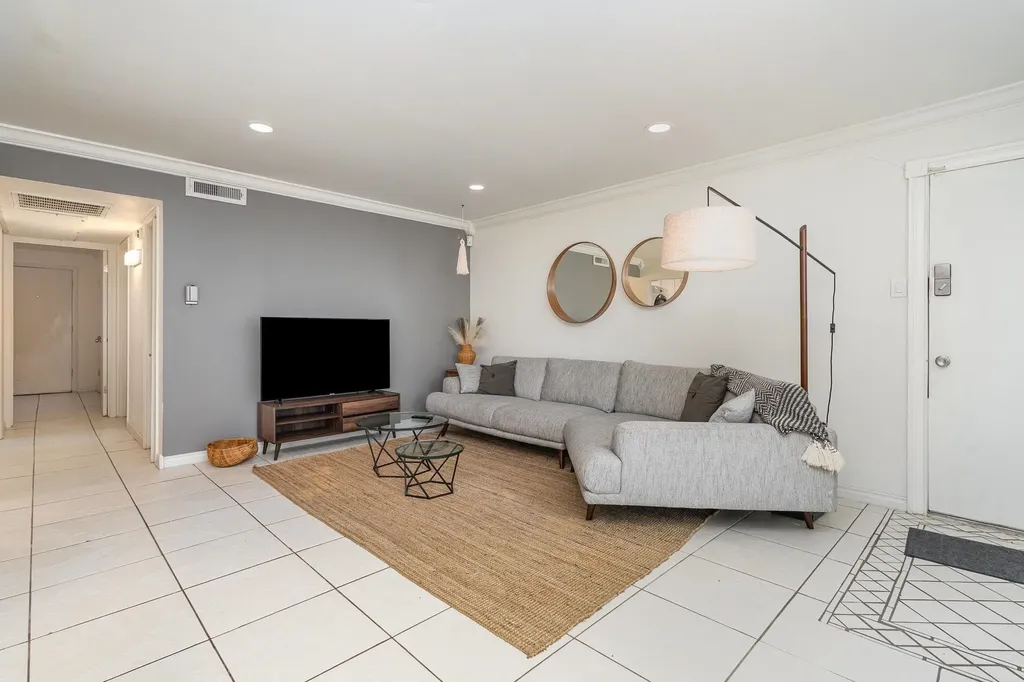 5051 Les Chateaux Drive Dallas TX 75235