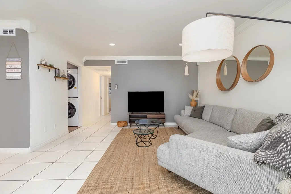 5051 Les Chateaux Drive Dallas TX 75235