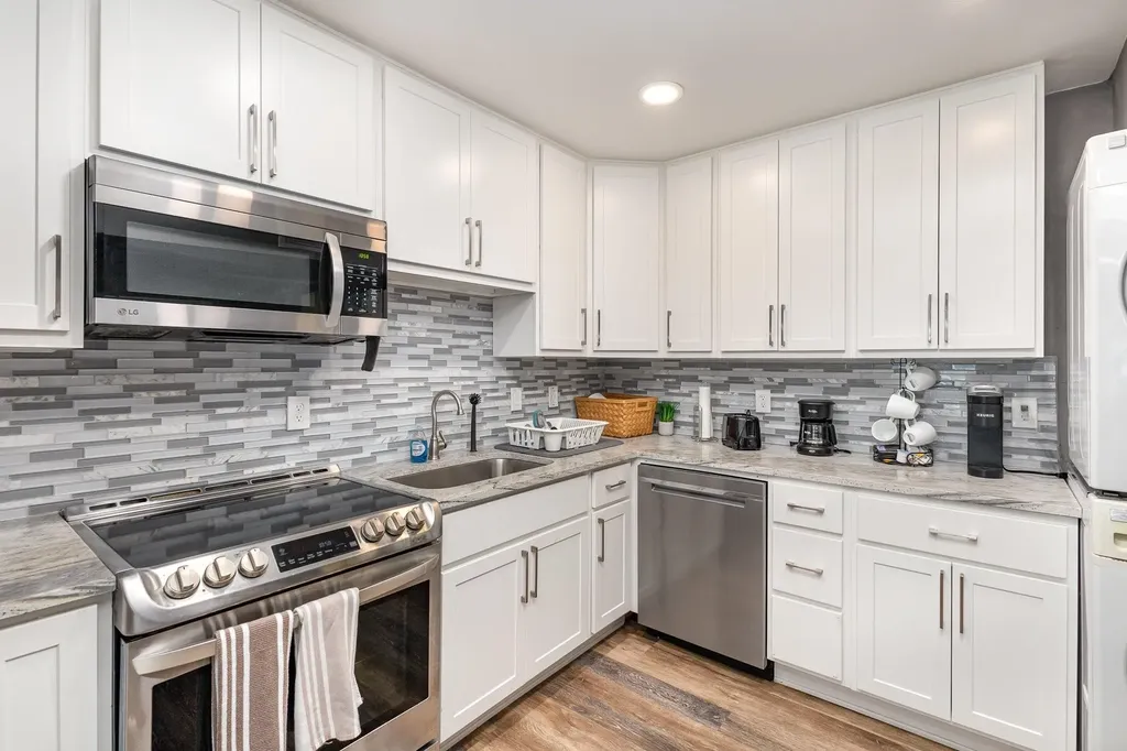 5051 Les Chateaux Drive Dallas TX 75235