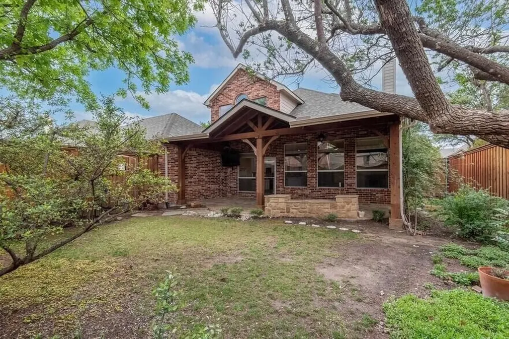 2056 Barret Drive Frisco TX 75033