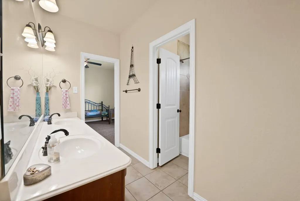 112 Meadow Arbor Drive Weatherford TX 76085