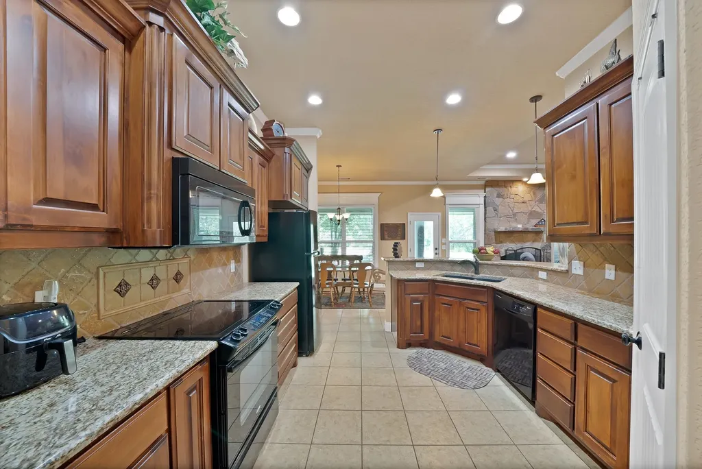 112 Meadow Arbor Drive Weatherford TX 76085