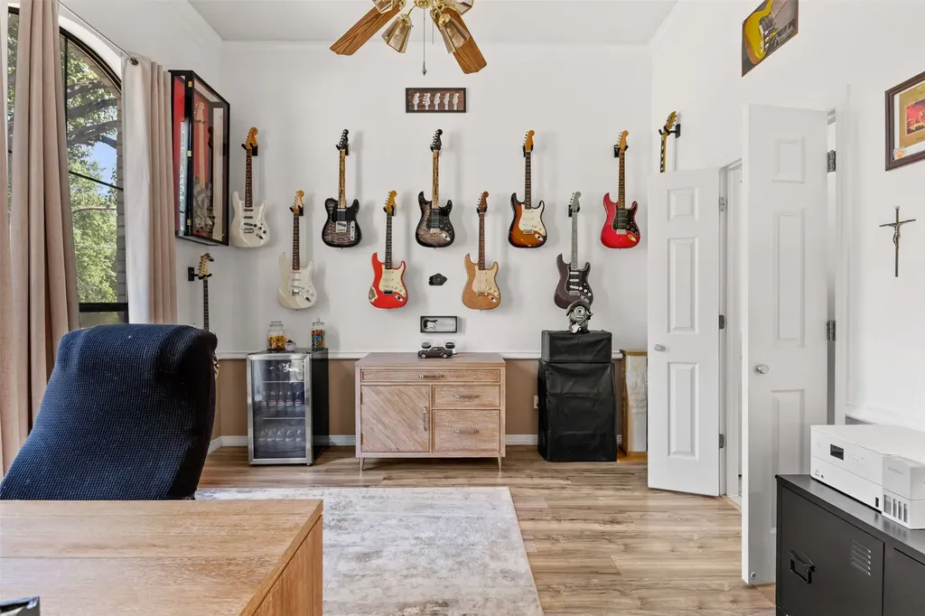 500 Little Creek Trail Oak Leaf TX 75154