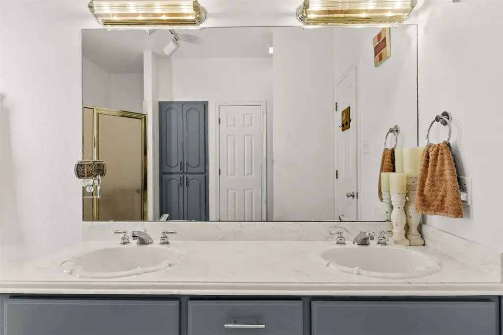 500 Little Creek Trail Oak Leaf TX 75154
