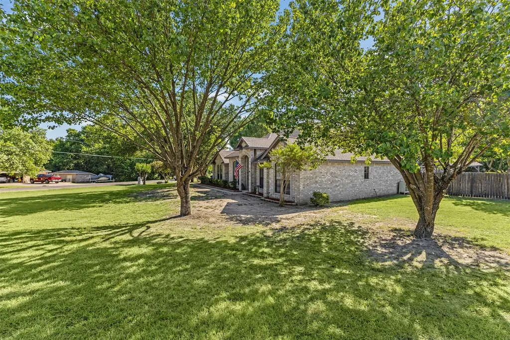 500 Little Creek Trail Oak Leaf TX 75154