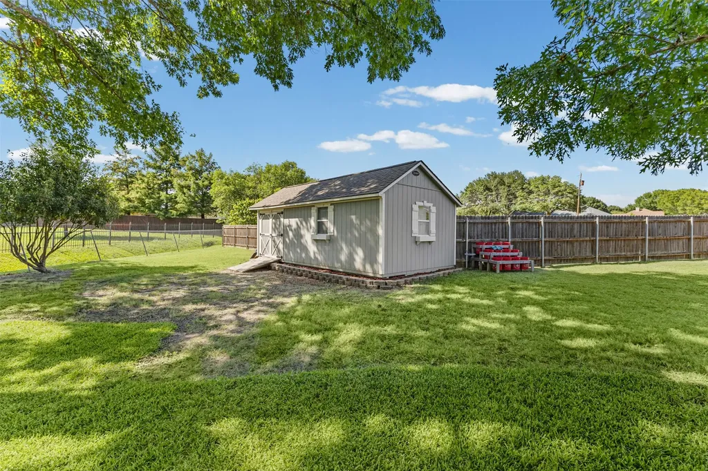 500 Little Creek Trail Oak Leaf TX 75154