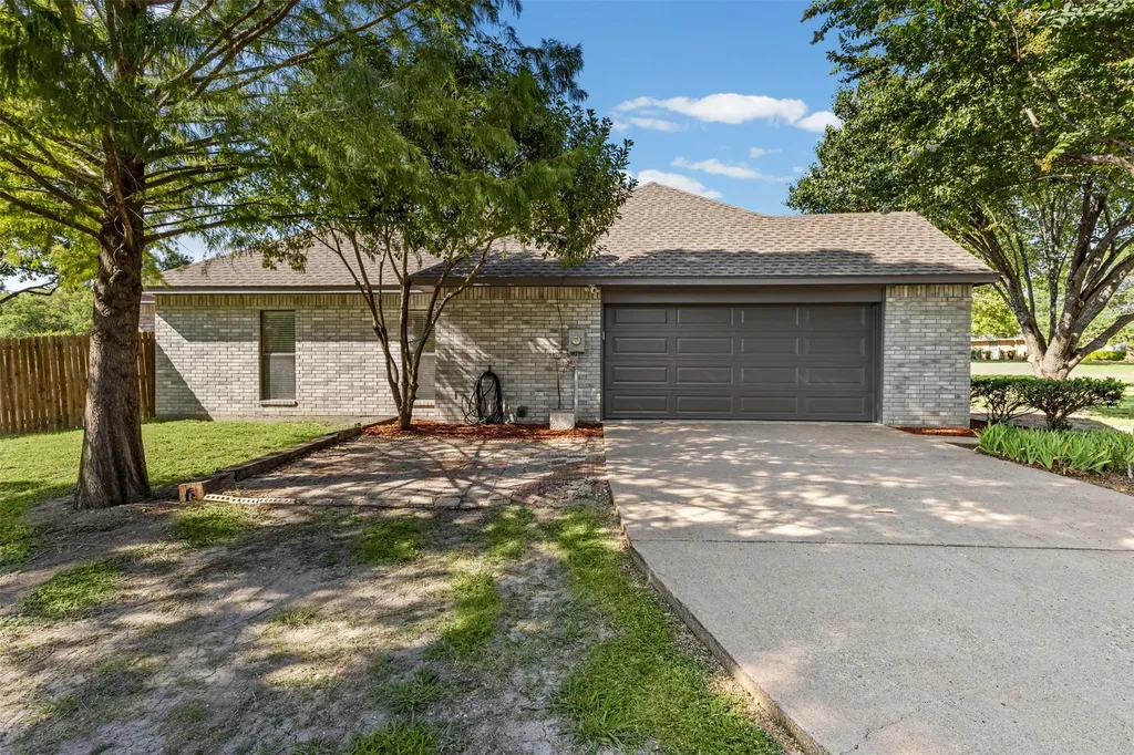 500 Little Creek Trail Oak Leaf TX 75154