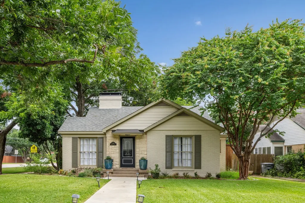 5746 Monticello Avenue Dallas TX 75206