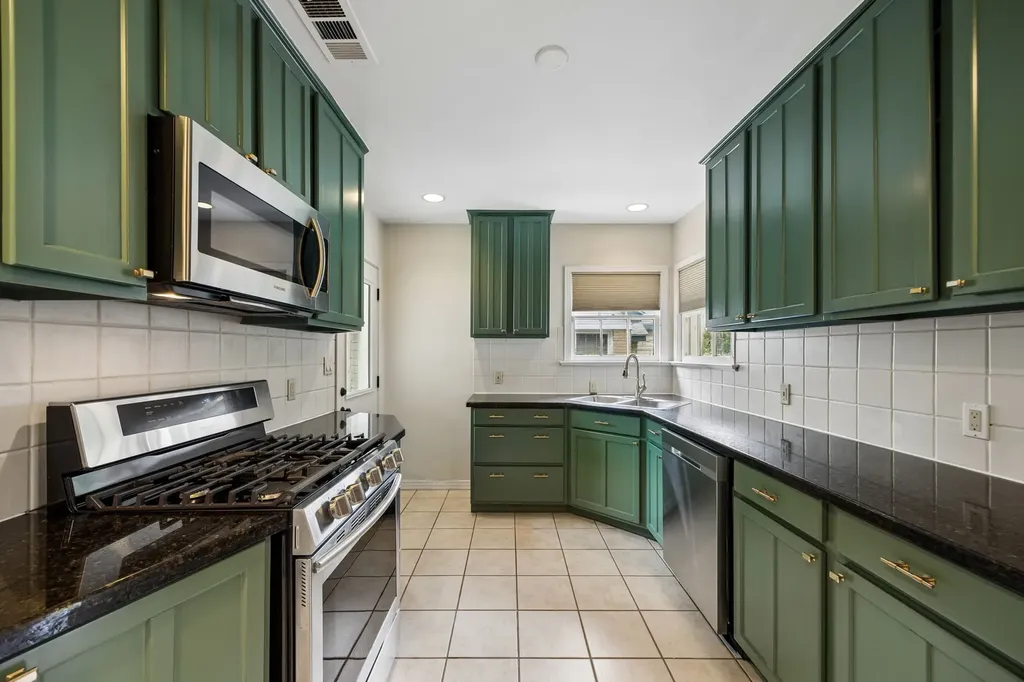 5746 Monticello Avenue Dallas TX 75206