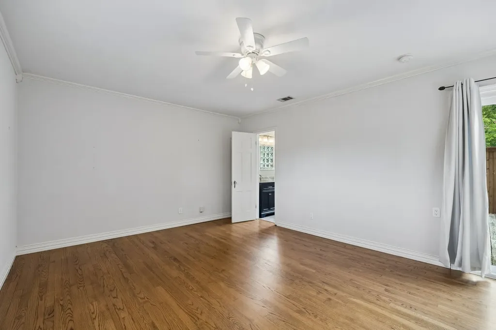 5746 Monticello Avenue Dallas TX 75206