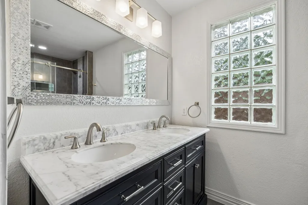 5746 Monticello Avenue Dallas TX 75206