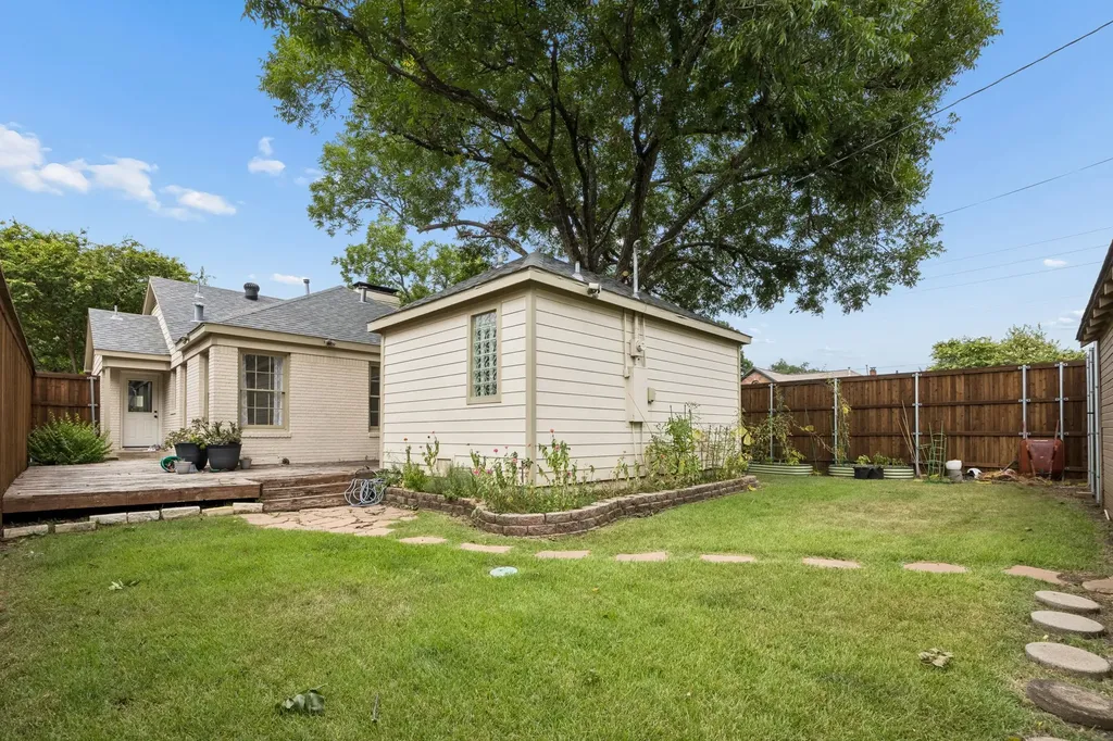 5746 Monticello Avenue Dallas TX 75206