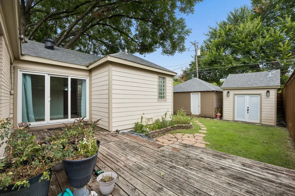 5746 Monticello Avenue Dallas TX 75206