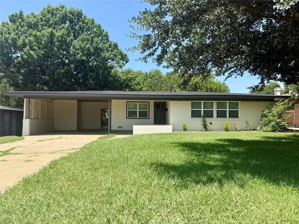 1411 W Shields Drive Sherman TX 75092